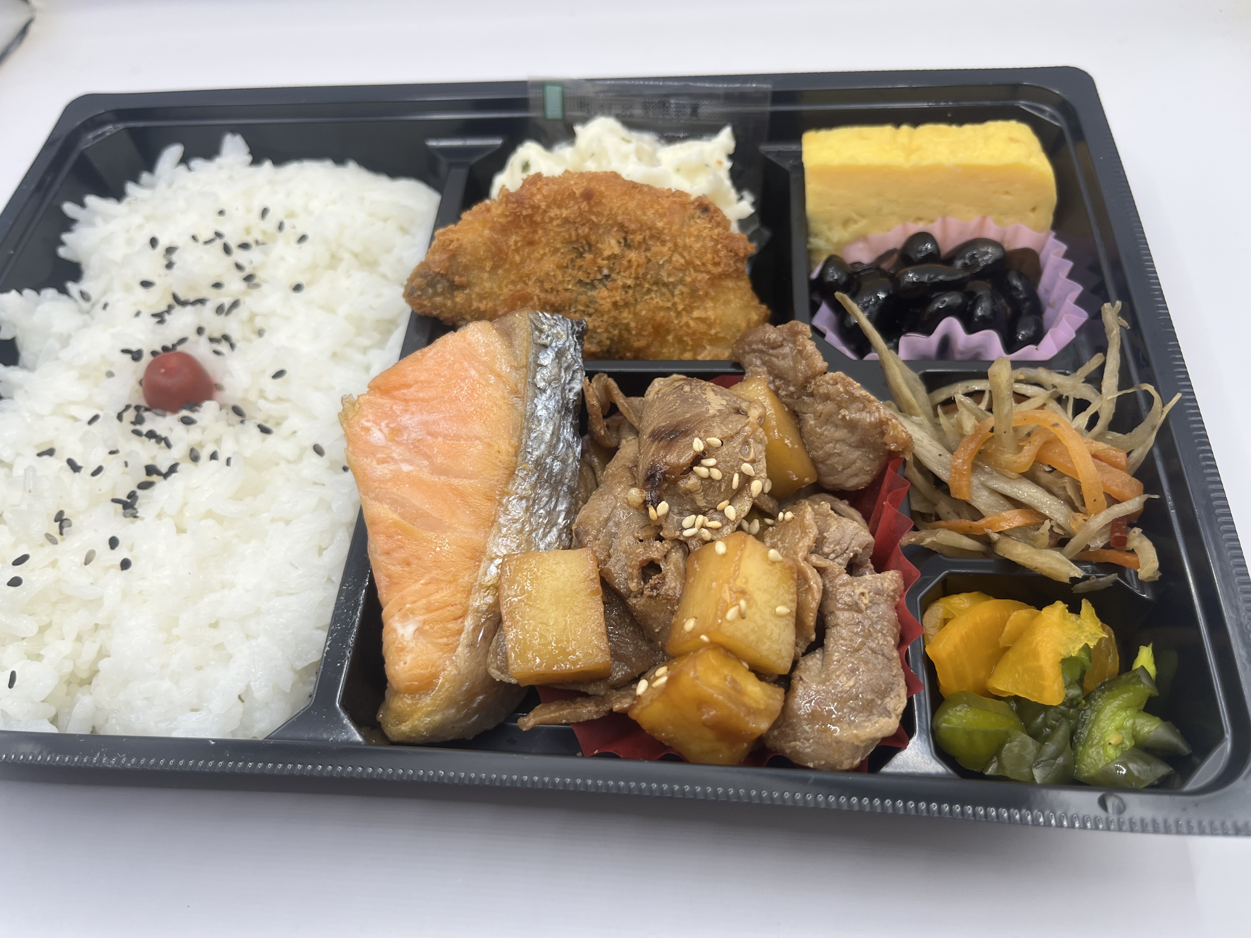 池袋西口公園へお届け！ロケ弁のご用意はお任せください！